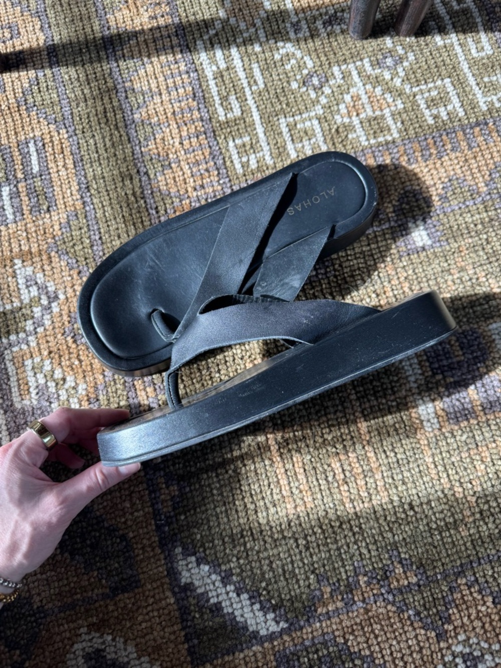 ALOHAS Black Leather Platform Flip Flops - Picture 3 of 4